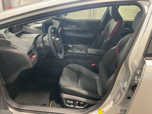 New 2026 Toyota Prius Plug-In Hybrid FWD image 10