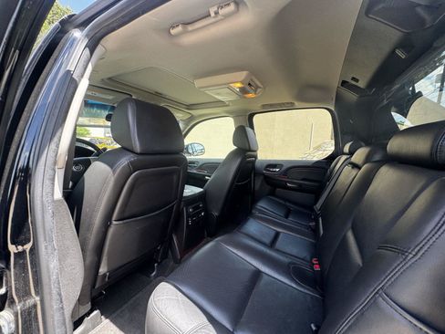 Used 2008 Cadillac Escalade EXT AWD/4WD image 12