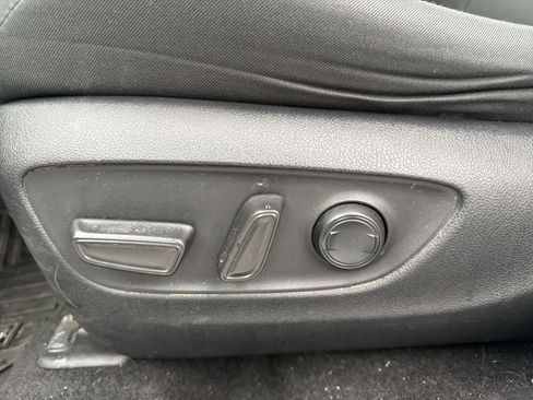 Used 2021 Toyota RAV4 XLE image 18