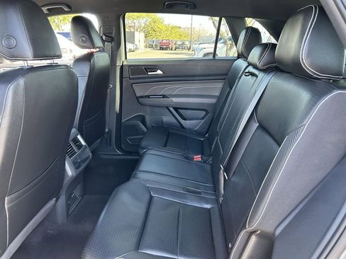Used 2021 Volkswagen Atlas Cross Sport SE image 17
