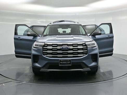 Used 2025 Ford Explorer Active image 30