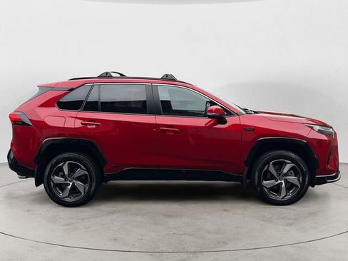 Used 2022 Toyota RAV4 SE w/ Weather & Moonroof Package AWD/4WD image 6