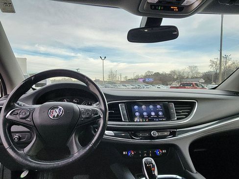 Used 2020 Buick Enclave Essence w/ Sound and Sites Package image 17