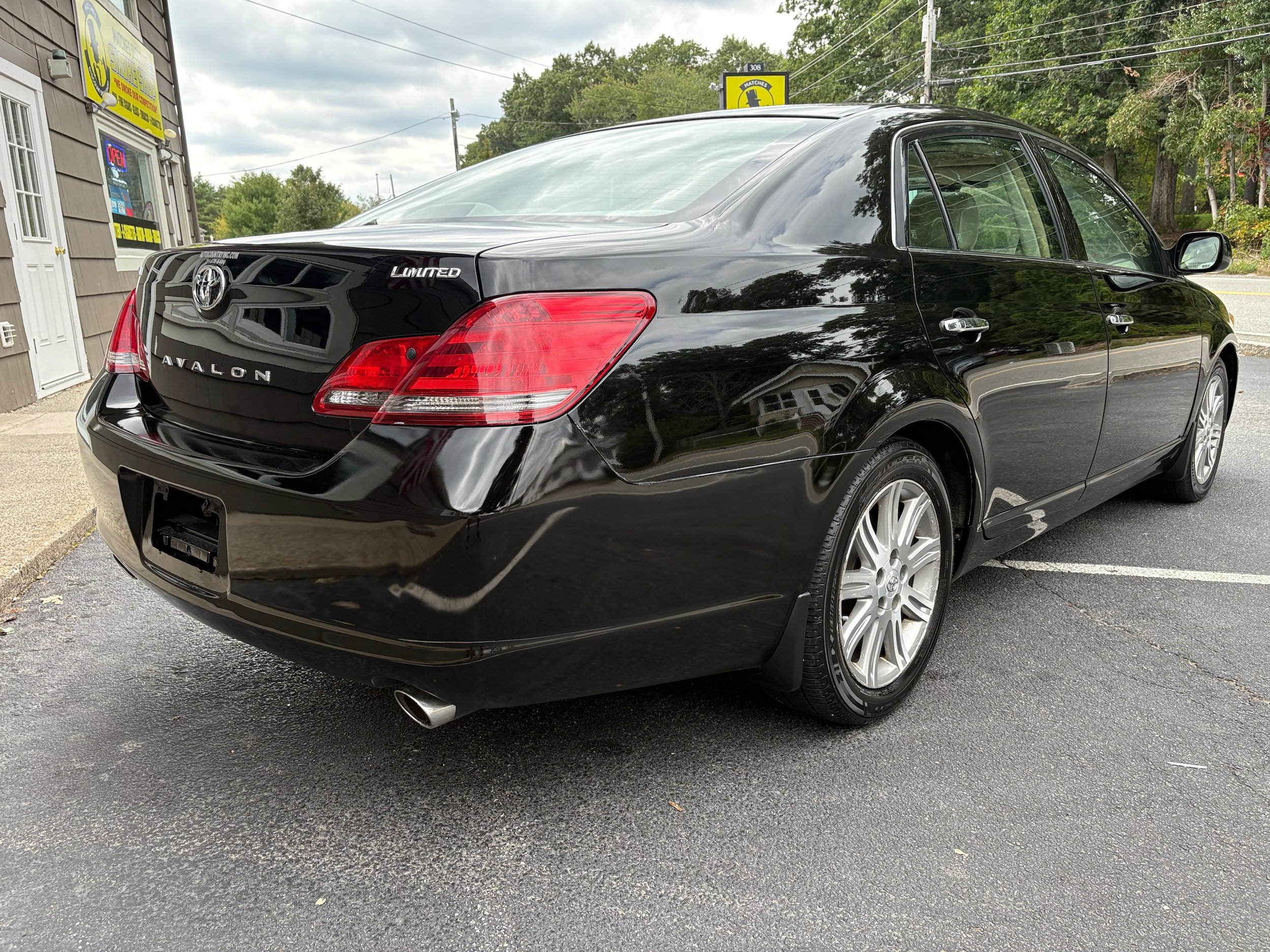 Used 2008 Toyota Avalon Limited FWD image 5