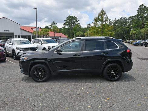 Used 2019 Jeep Cherokee Latitude Plus AWD/4WD image 2