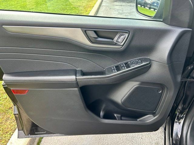 Used 2025 Ford Escape Active FWD image 11