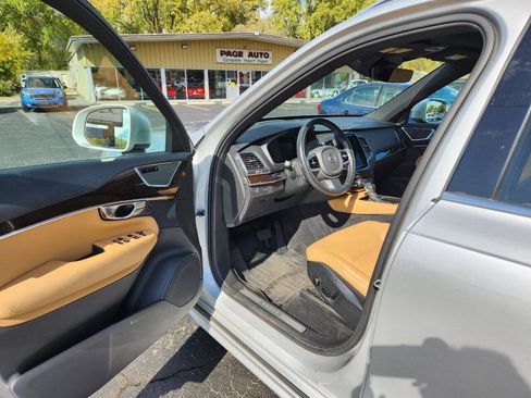 Used 2019 Volvo XC90 T6 Momentum w/ Advanced Package AWD/4WD image 11