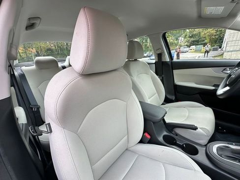 Used 2022 Kia Forte LXS image 33