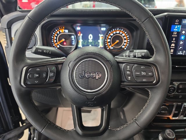 Used 2025 Jeep Wrangler Unlimited Sport AWD/4WD image 19