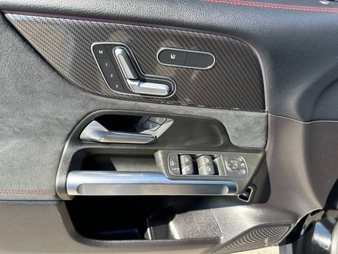Used 2021 Mercedes-Benz GLB 35 AMG 4MATIC image 21