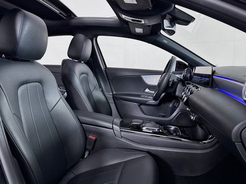 Certified 2022 Mercedes-Benz A 220 image 7