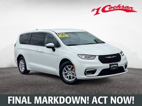 Used 2023 Chrysler Pacifica Touring-L FWD image 1
