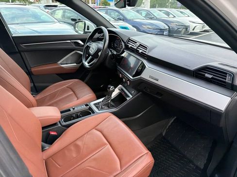 Used 2021 Audi Q3 2.0T Premium w/ Convenience Package AWD/4WD image 11
