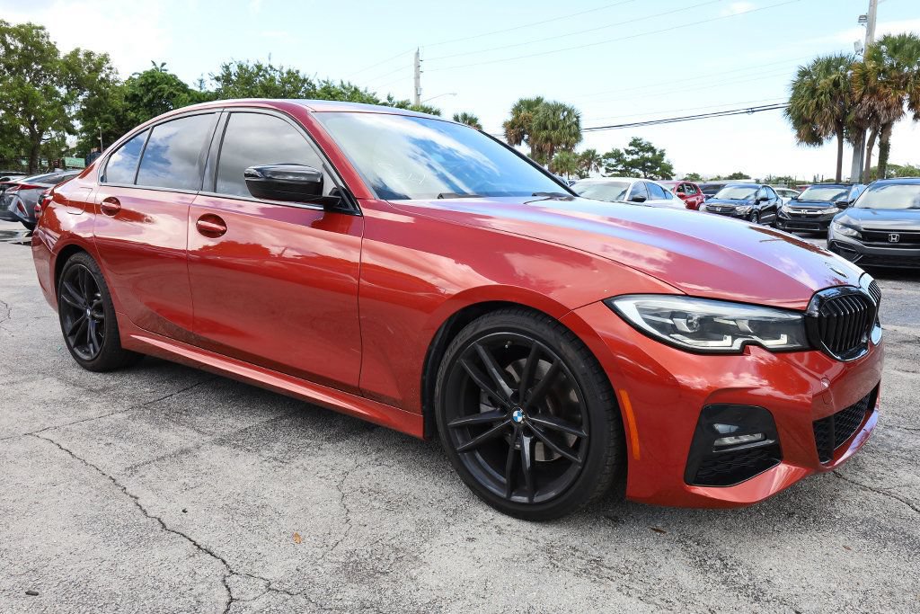 Used 2021 BMW 330i Sedan w/ M Sport Package RWD image 5