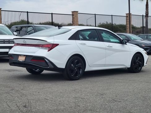 New 2026 Hyundai Elantra SEL Sport FWD image 4