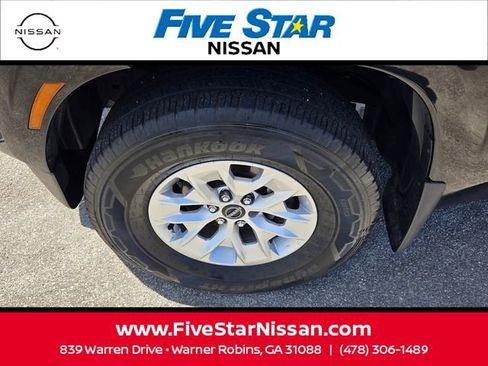 Used 2024 Nissan Frontier SV RWD image 17
