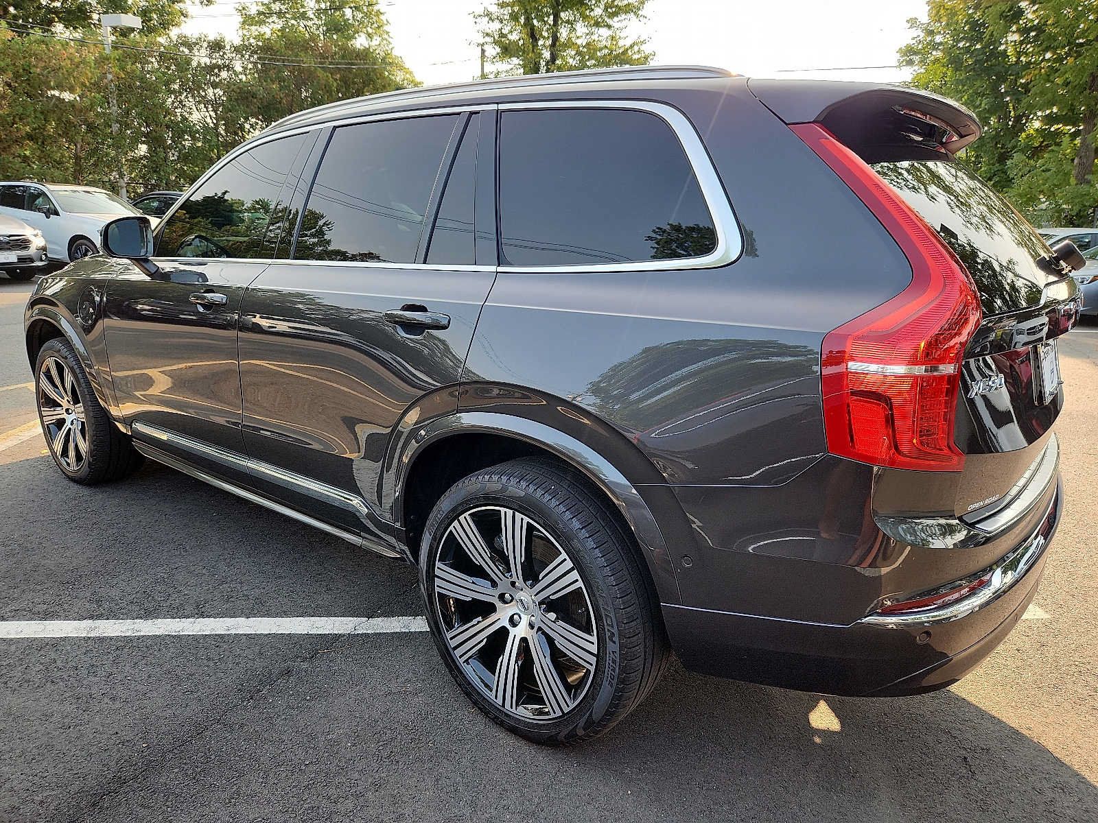 Certified 2024 Volvo XC90 T8 Ultimate w/ Protection Package Premier AWD/4WD image 4