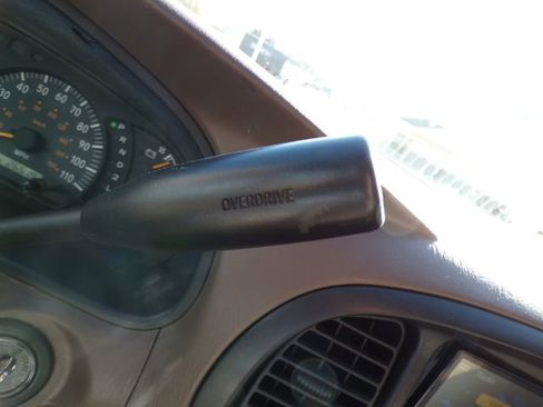 Used 2003 Toyota Tundra Limited image 16