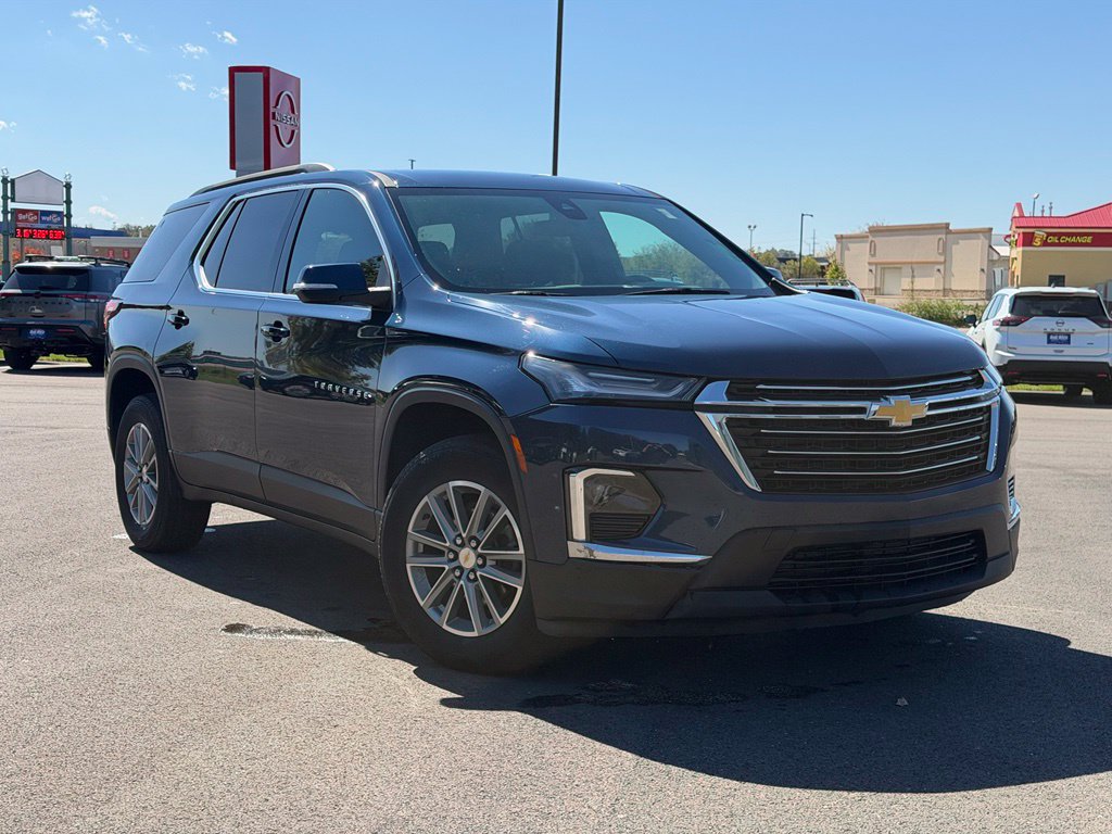 Used 2023 Chevrolet Traverse LT AWD/4WD image 1