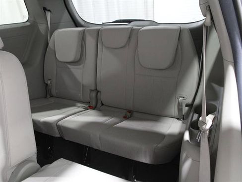 Used 2021 Kia Sedona LX image 17