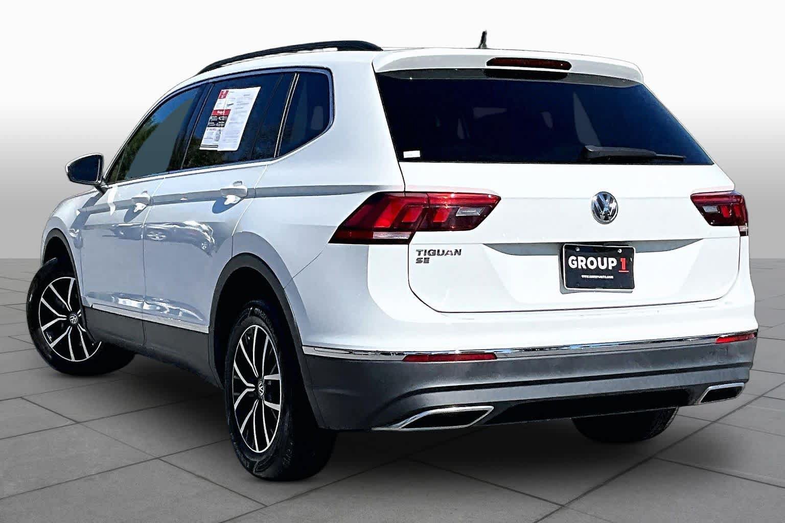 Used 2021 Volkswagen Tiguan SE w/ Panoramic Sunroof Package FWD image 12