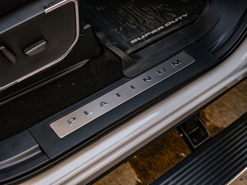 Used 2026 Ford F450 Platinum w/ FX4 Off-Road Package image 61