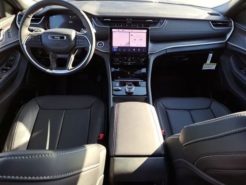 New 2025 Jeep Grand Cherokee Limited w/ Luxury Tech Group II image 13