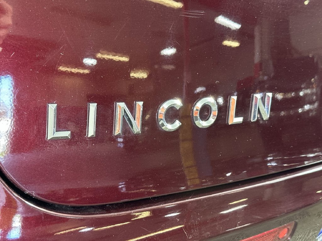 Used 2017 Lincoln MKT FWD image 34