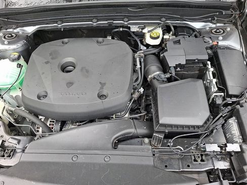 Used 2019 Volvo XC40 T5 Momentum AWD/4WD image 27