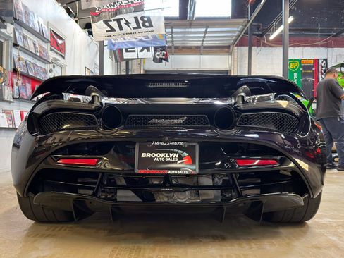 Used 2022 McLaren 720S Performance RWD image 8