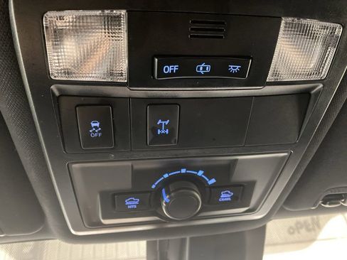 Used 2019 Toyota Tacoma TRD Off-Road AWD/4WD image 33