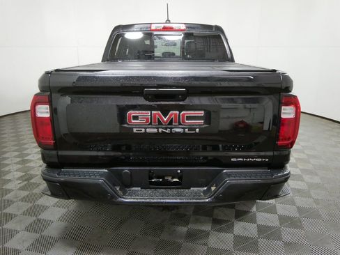 Used 2023 GMC Canyon Denali image 4