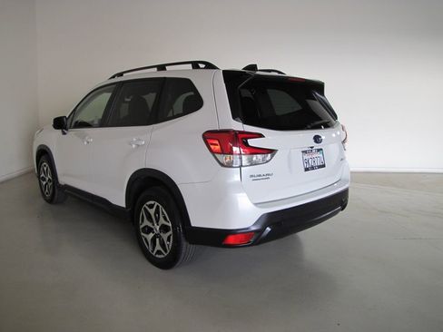 Used 2024 Subaru Forester Premium AWD/4WD image 24