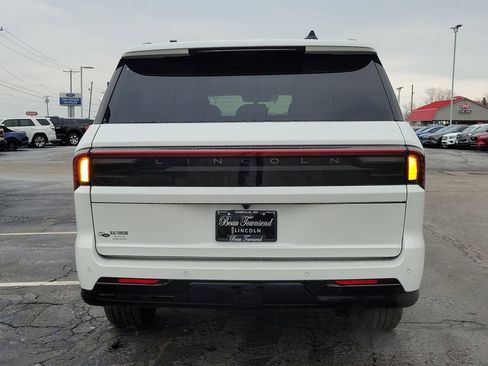 New 2025 Lincoln Navigator L Reserve w/ Jet Appearance Package image 5
