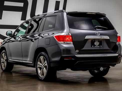 Used 2012 Toyota Highlander Limited w/ Tow Pkg FWD image 31