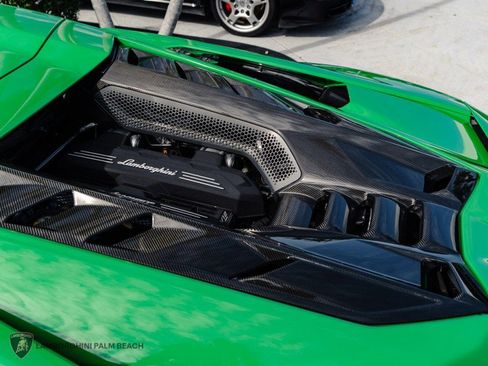 Used 2024 Lamborghini Revuelto image 12