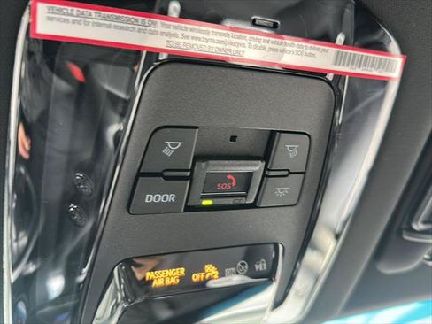 Certified 2024 Toyota Venza XLE AWD/4WD image 19