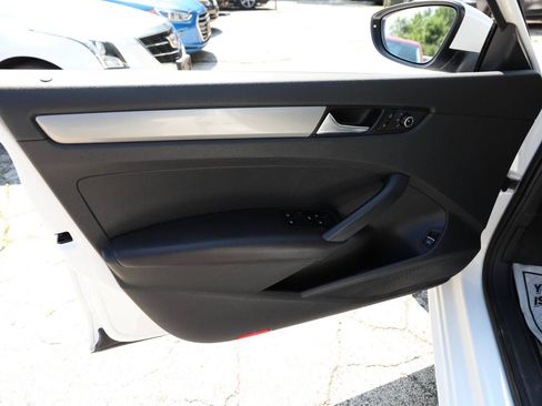 Used 2012 Volkswagen Passat 2.5 S FWD image 14