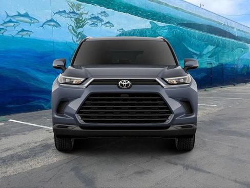 New 2026 Toyota Grand Highlander XLE FWD image 2