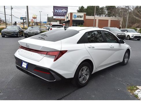 New 2026 Hyundai Elantra SE image 5