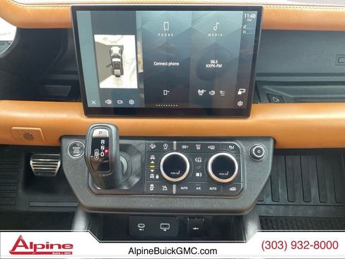 Used 2023 Land Rover Defender 110 V8 AWD/4WD image 11
