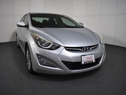 Used 2014 Hyundai Elantra SE w/ Option Group 02 FWD image 3