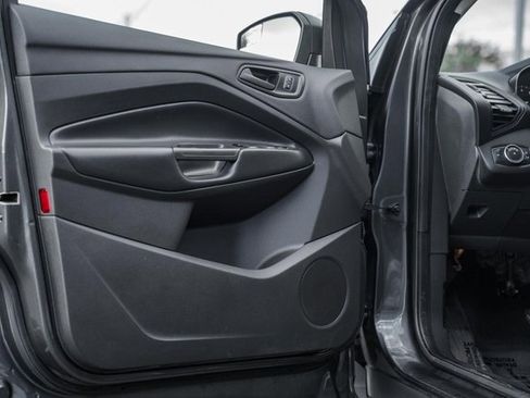 Used 2019 Ford Escape S image 29