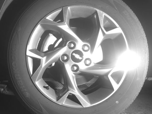 Used 2025 Chevrolet Trax LT FWD image 12