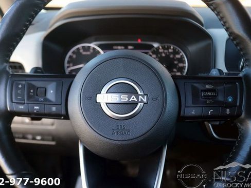 Used 2023 Nissan Rogue SV w/ SV Premium B Package image 17