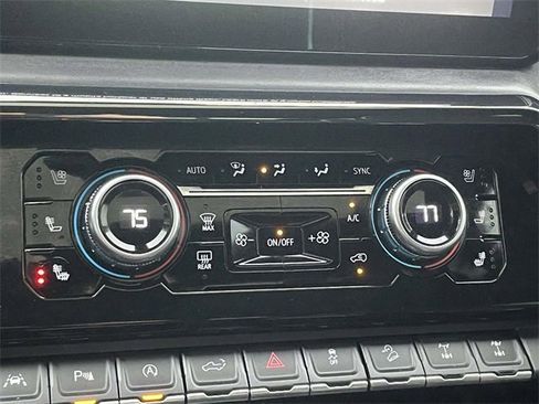 Used 2023 GMC Sierra 1500 AT4X image 26