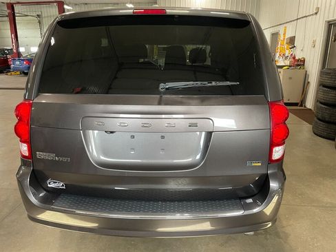 Used 2017 Dodge Grand Caravan SE w/ UConnect Hands-Free Group FWD image 23