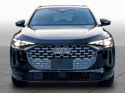 Used 2025 Audi Q5 Premium w/ Premium Plus AWD/4WD image 4