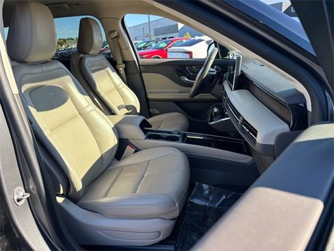 Used 2023 Lincoln Corsair Reserve w/ Jet Appearance Package image 19