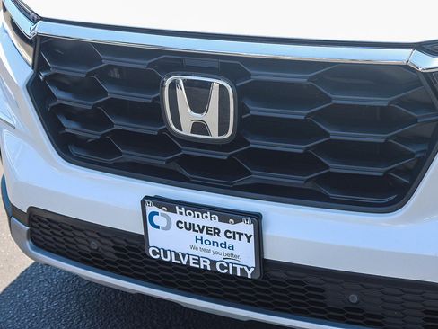 Used 2025 Honda Pilot EX-L image 6